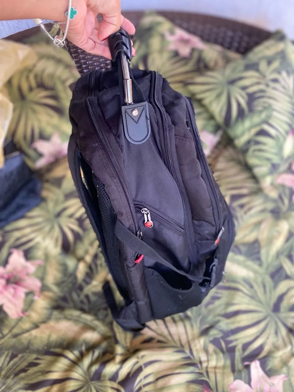 Mochila adventure, bom estado, preta, masculina  - Foto 4
