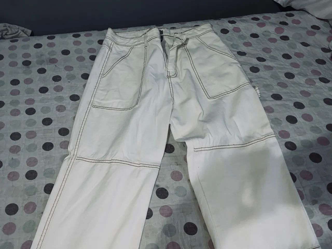 CALÇA JEANS CARGO BRANCA - Foto 2