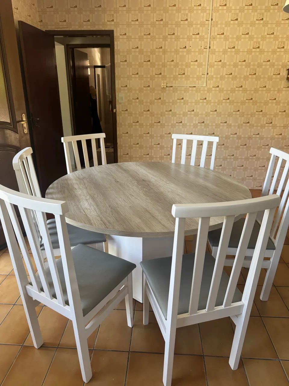 Mesa novinha 6 cadeiras 64840794711043121