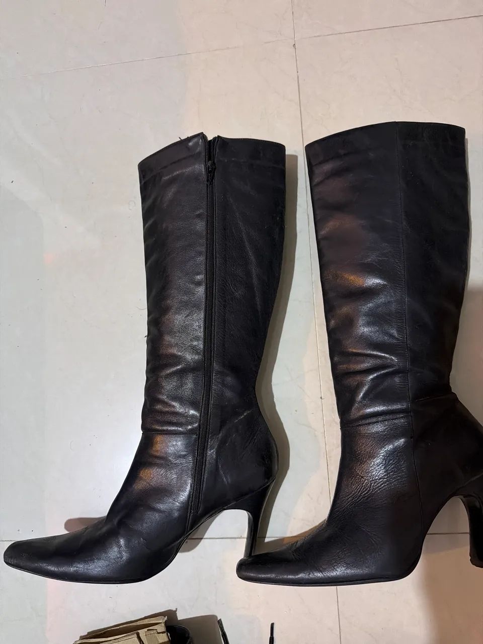 Botas de couro preta cano alto  - Foto 4