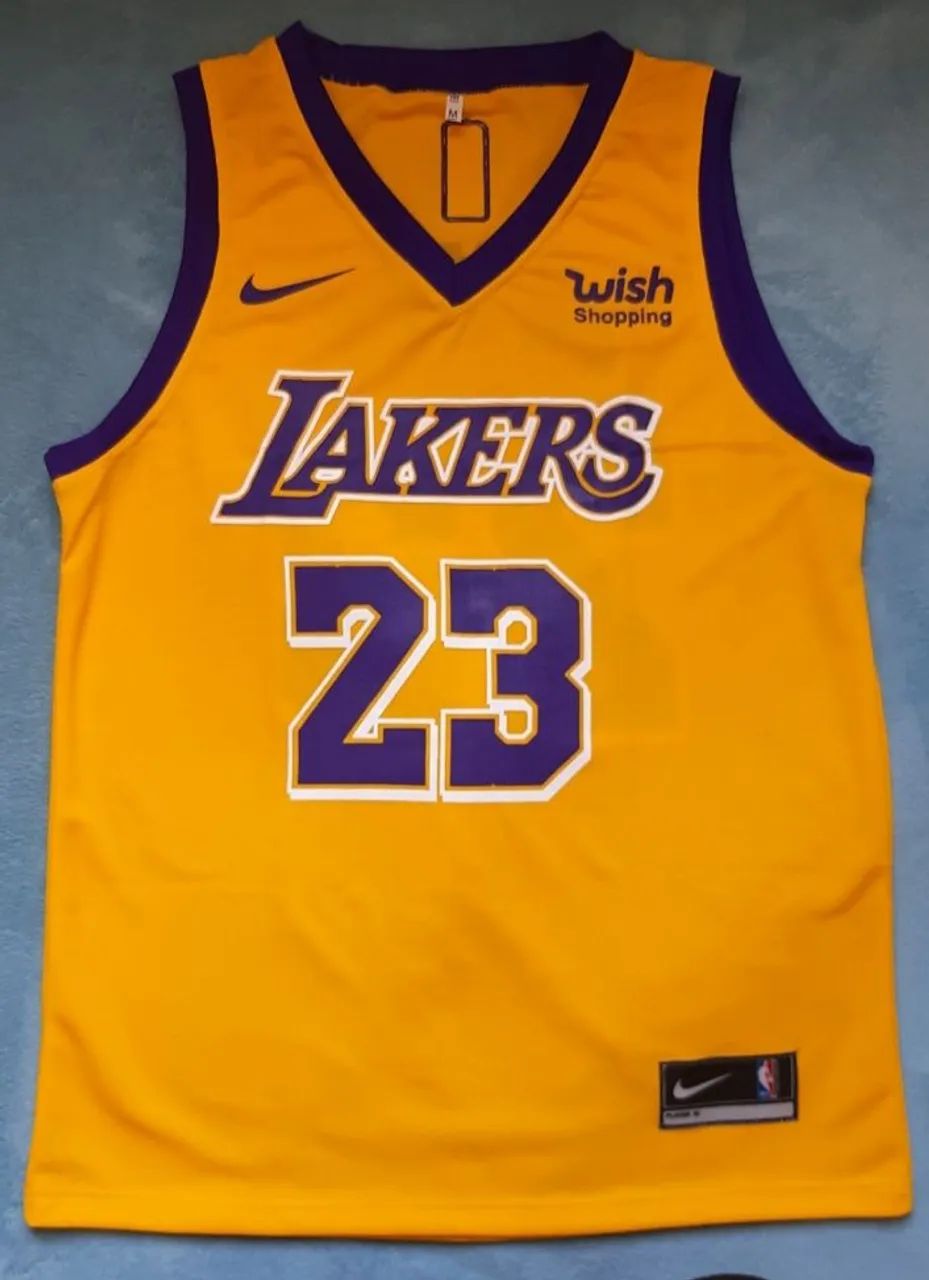 Lote com camisas de futebol e basquete - Foto 4