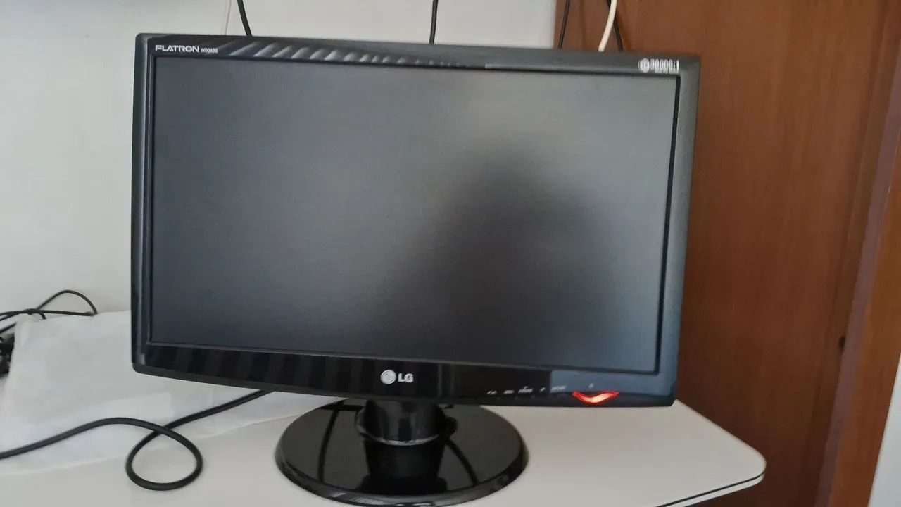Monitor 20" LG Funcionando (Detalhe na tela) + Cabos - Foto 3