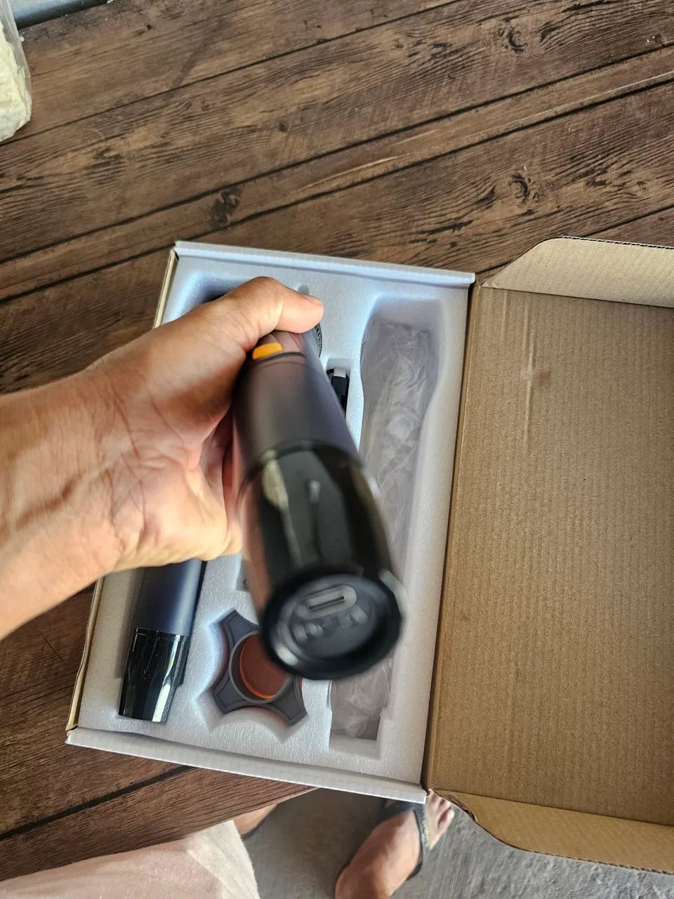 Vendo microfone jbl novo recarregável a bateria  - Foto 3