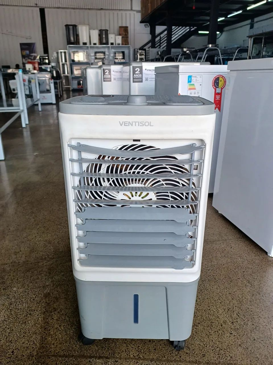 Climatizador Portátil 16 Litros 130w Ventisol Clin16 Cor Cinza