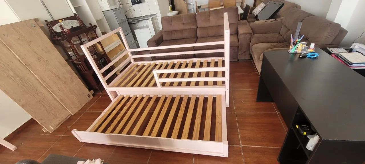 Vendo essa cama com auxiliar tamanho solteiro MDF em ótimo estado de conservação 