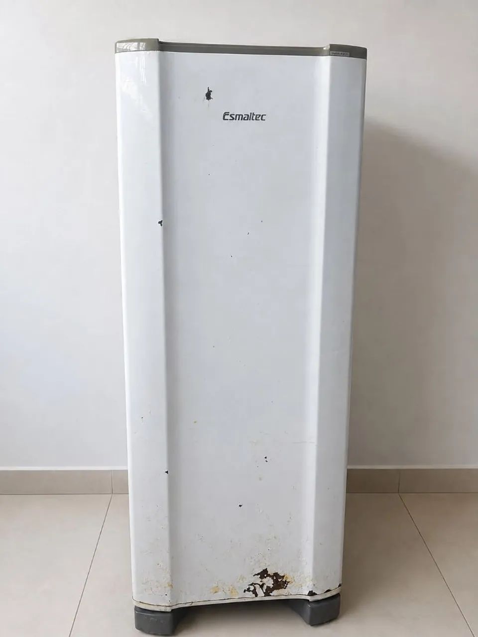 Geladeira Esmaltec 