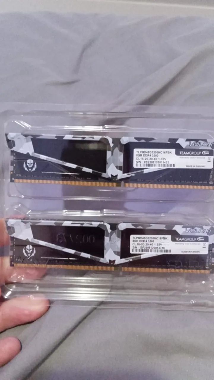 2 Memórias 8g ddr4 3200 - Foto 2