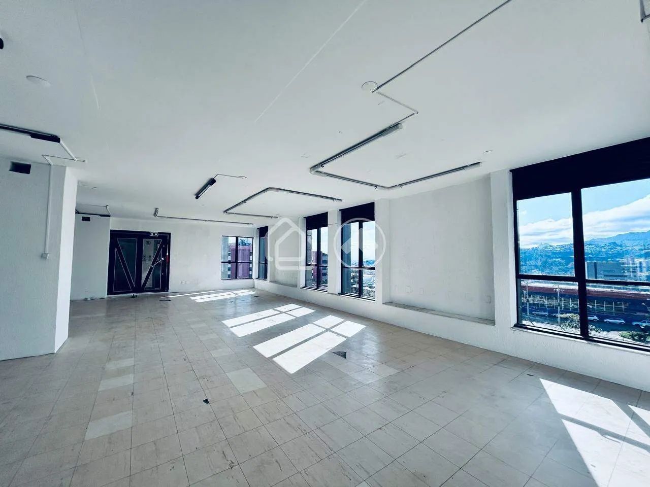 Andar corrido comercial de 160 m² para aluguel no Estoril - Foto 2