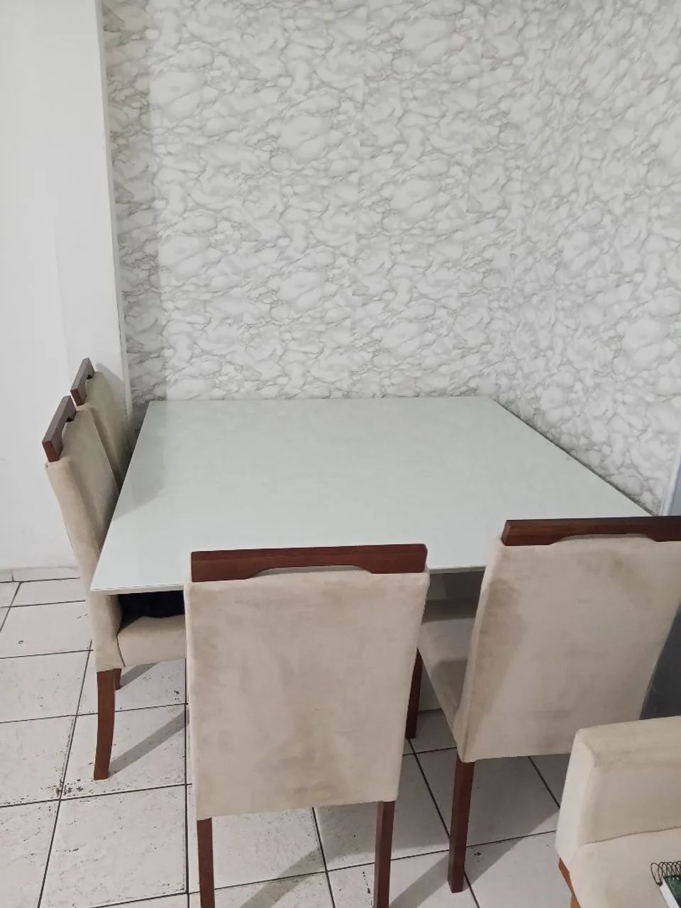 Mesa de madeira Branca c/ vidro...URGENTEro - Foto 3