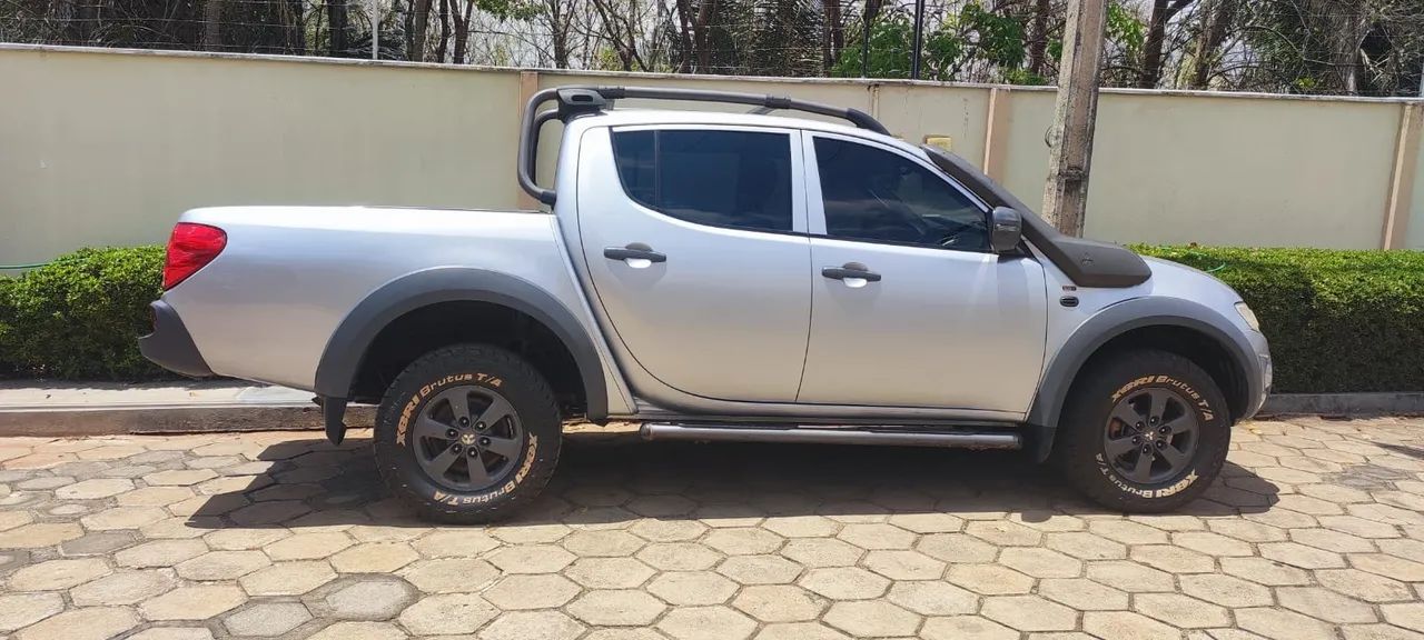 Mitsubishi L200 L200 Triton Savana 3.2 CD TBI Dies. Aut. 2017