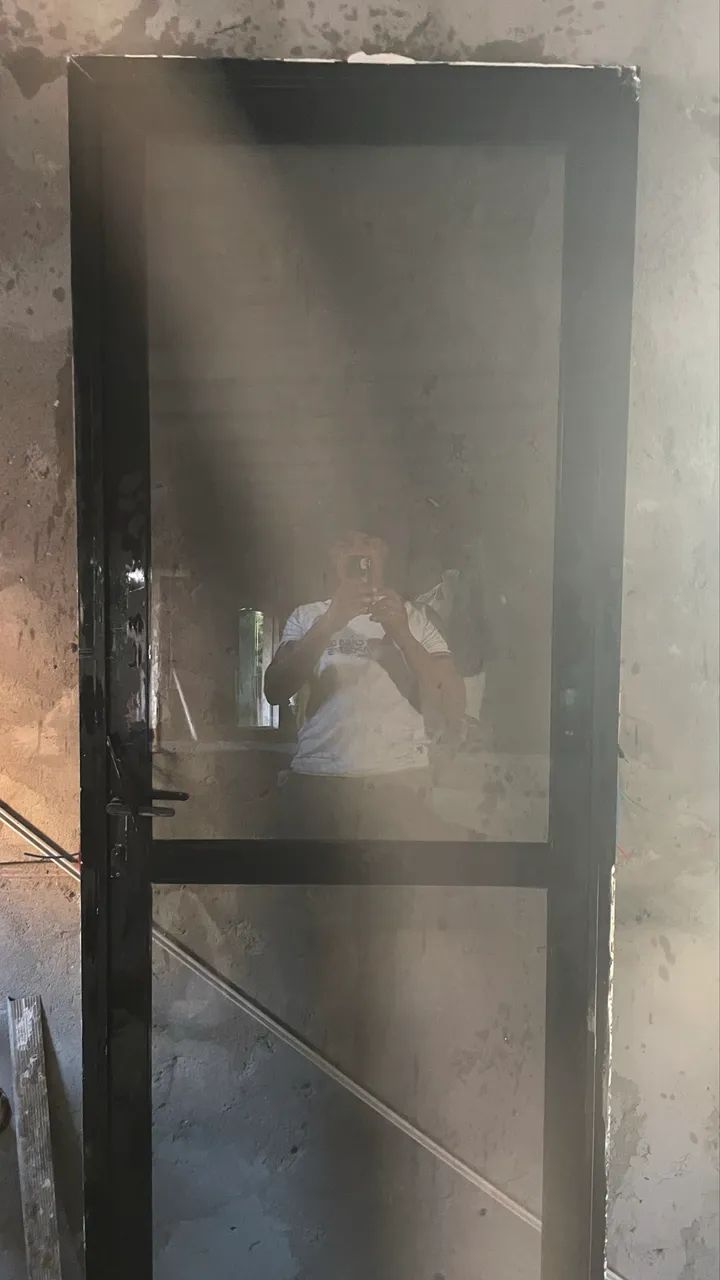 Porta de alumínio perfeita 2,10/ 70 - Foto 2