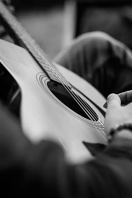 Aula de violão para iniciantes - Foto 2
