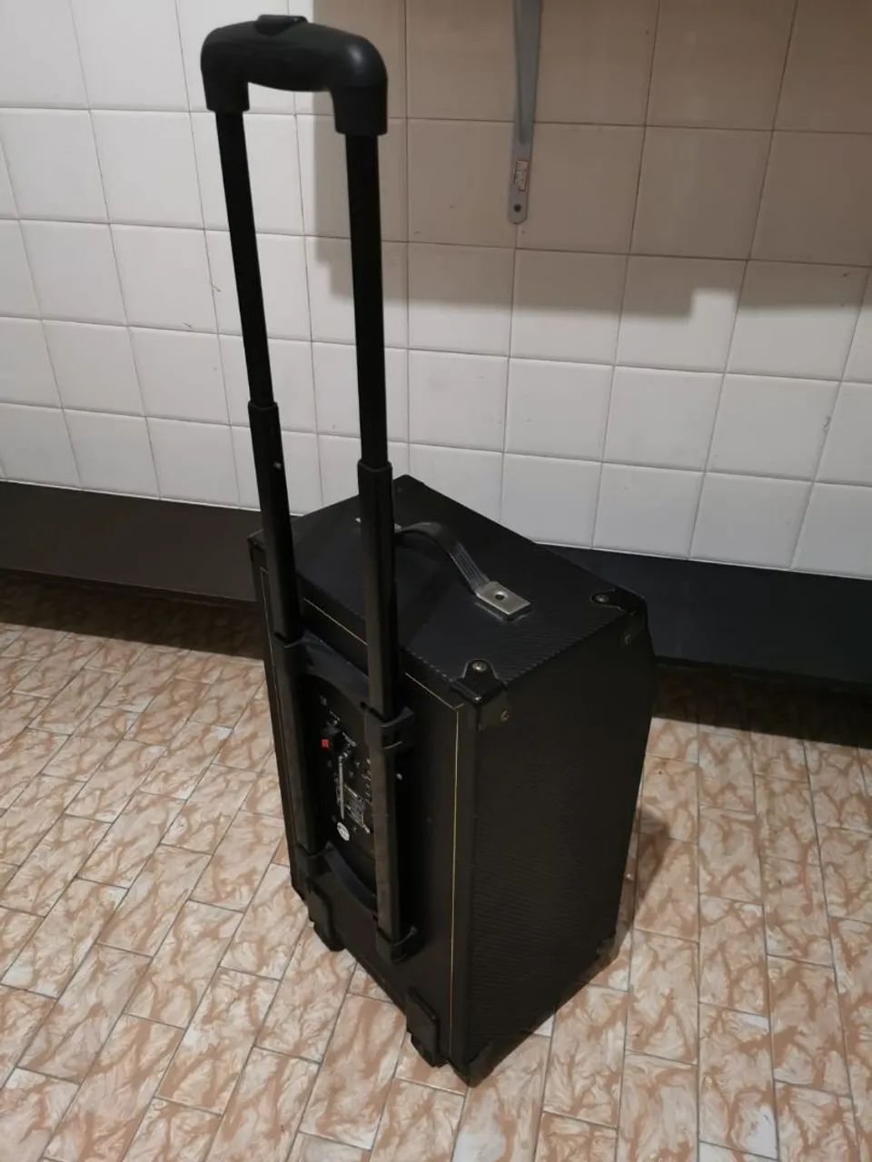 Caixa com rodinha. - Foto 4
