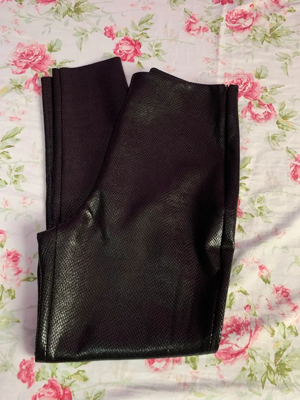 Calça de couro feminina; ( Zara ) - Foto 3