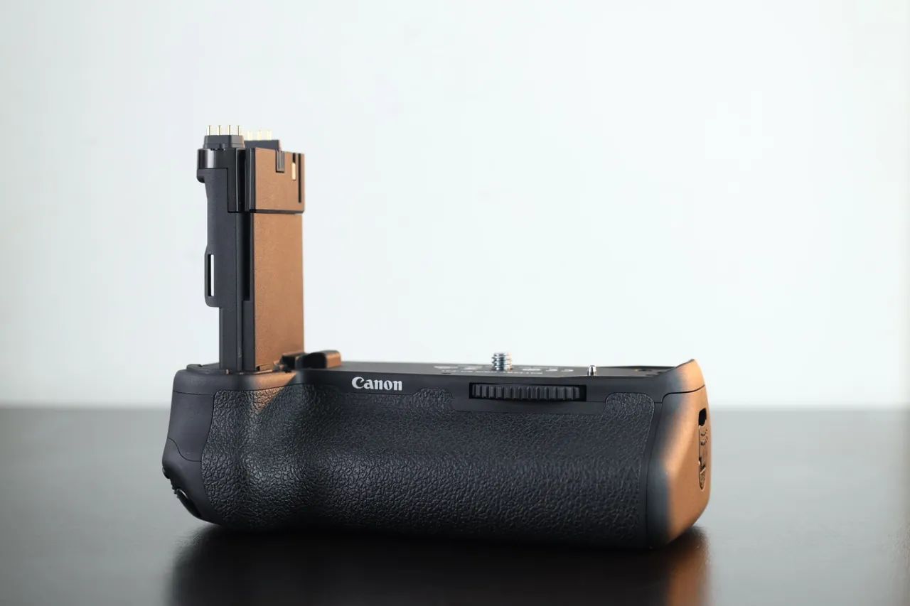 Canon Battery Grip BG-E21 (6D Mark II) - Acessórios para Câmeras e