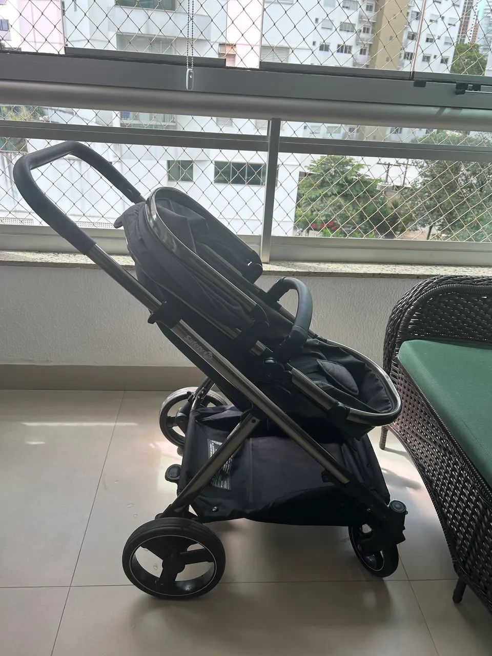 Carrinho Discover Safety 1st - Função moisés e passeio