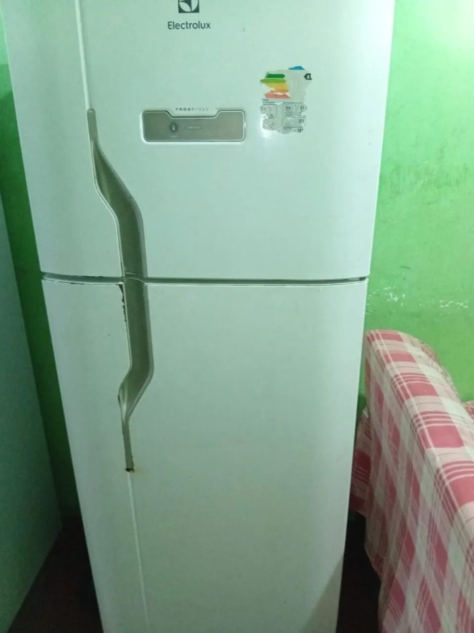 Geladeira Eletrolux 280litro