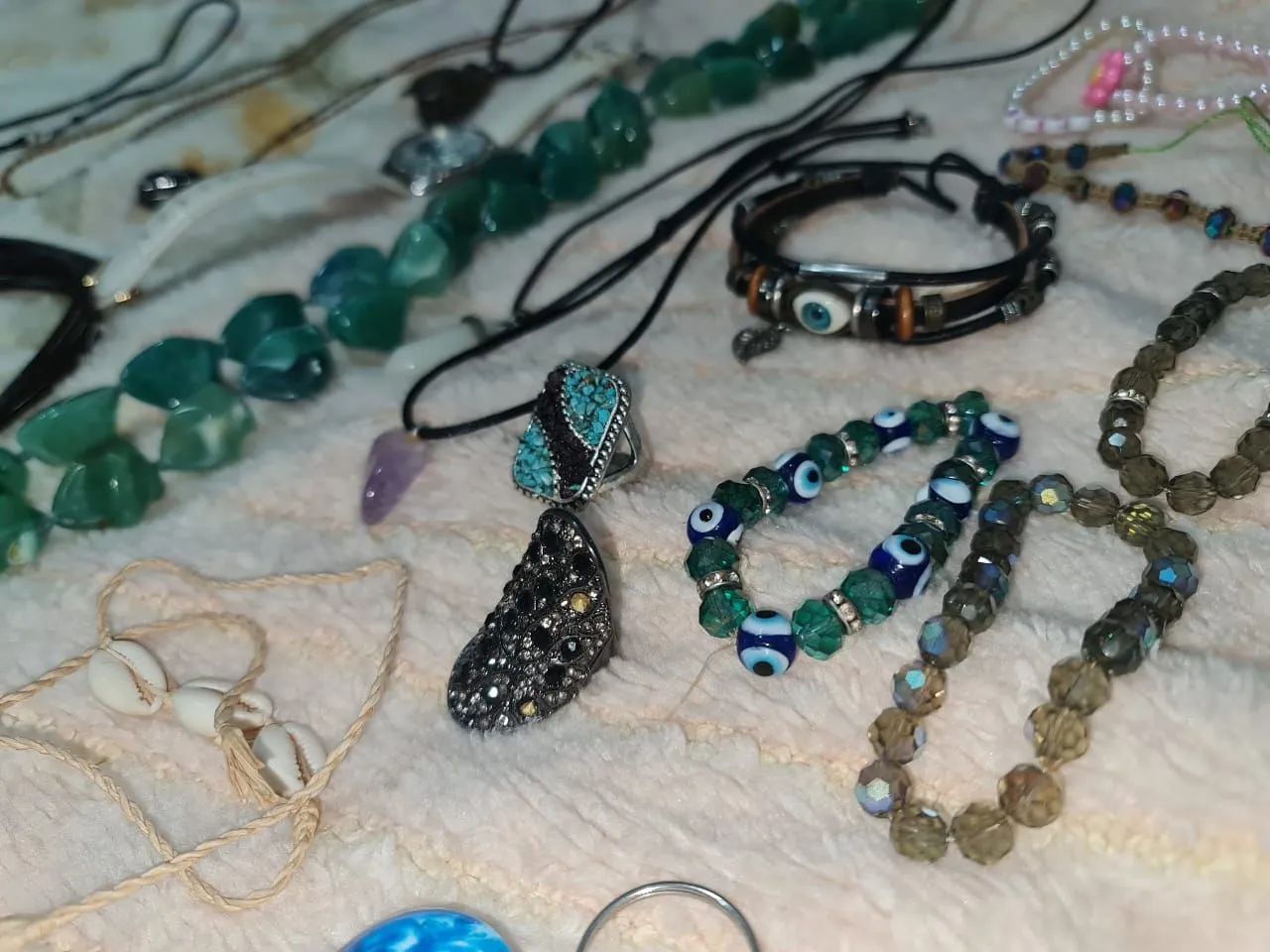 LOTE ACESSÓRIOS E BIJUTERIAS VARIADAS - Foto 5