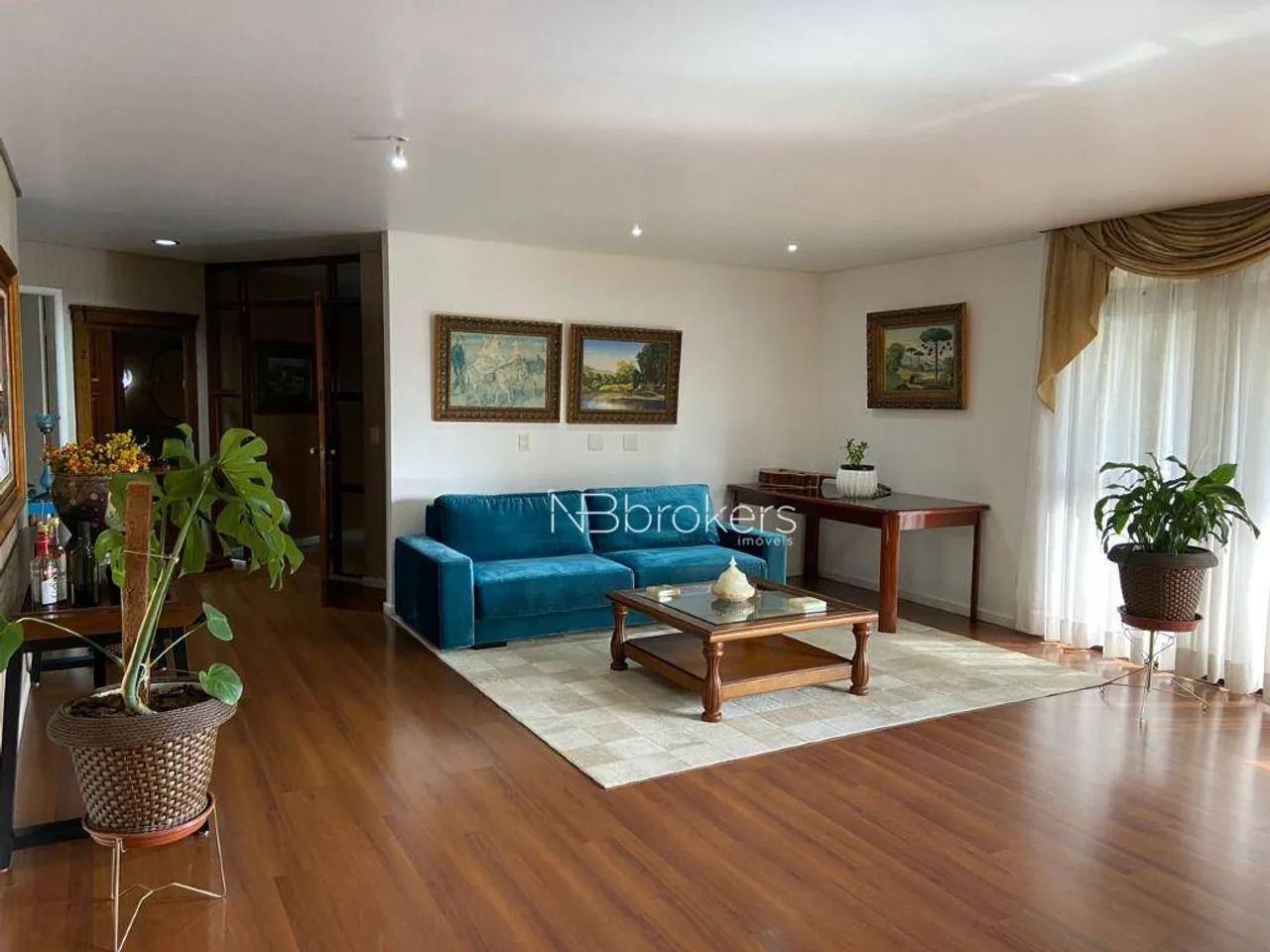 COM 5 QUARTOS, ESCRITÓRIO E 4 VAGAS  LOCALIZAÇÃO EXCELENTE E PRÓXIMO A TUDO! - Foto 3