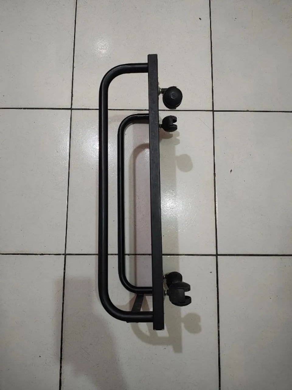 Suporte de metal com Rodinhas para Computador - Foto 2