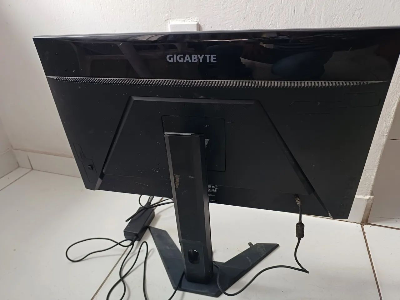 Monitor Gamer GIGABYTE G27F 2 27  DEFEITO! - Foto 5