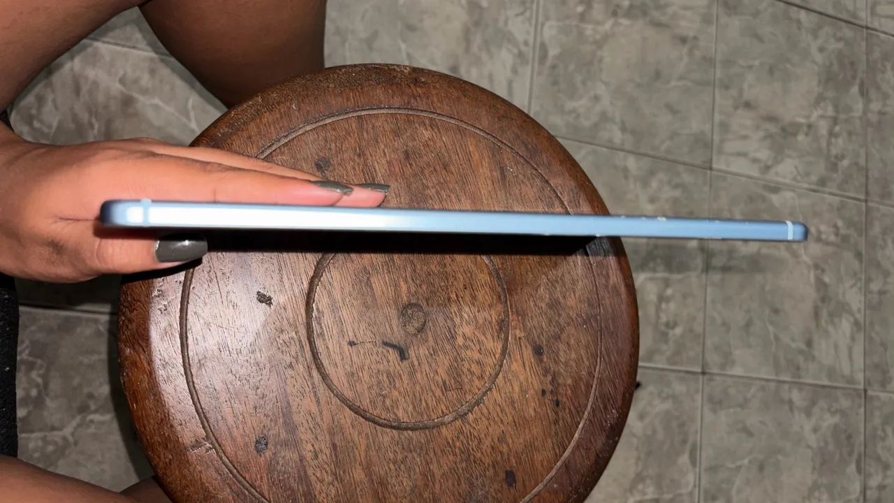 VENDO SAMSUNG TAB S6LITE COM PEQUENAS MARCAS DE USO  - Foto 4