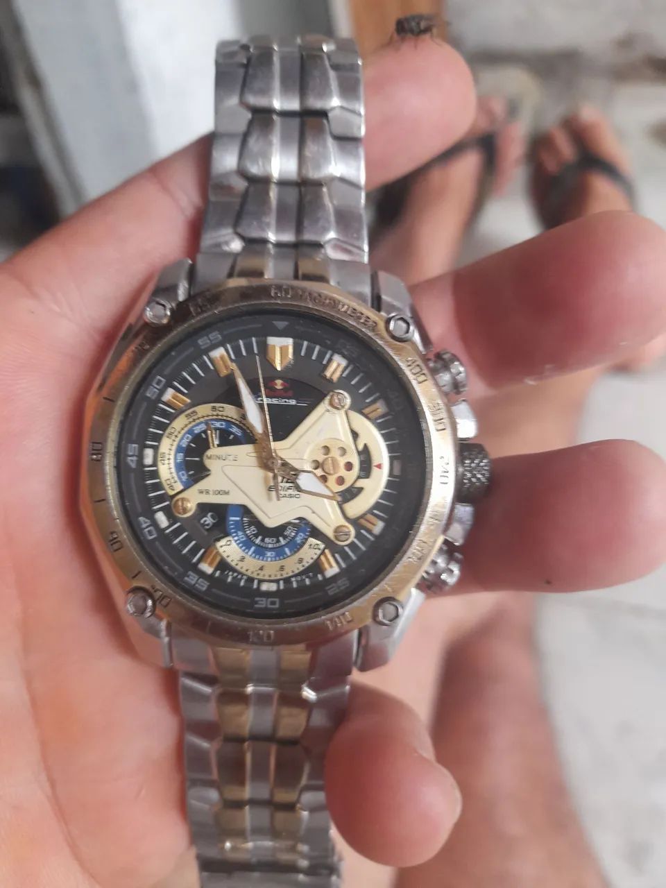 Vendo um relógio casio cronógrafo funcionando perfeitamente 