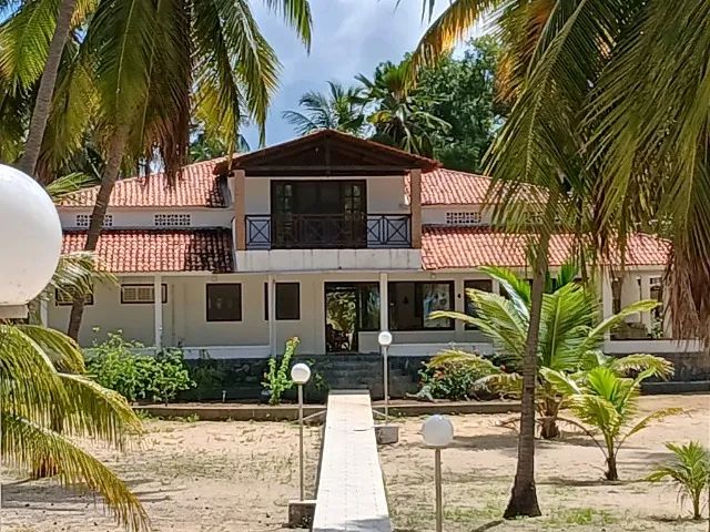 BEIRA MAR-17.500M²  C/MANSÃO 
