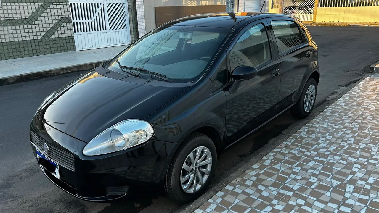 Fiat Punto Attractive 1.4 Fire Flex 8V 5P 2011 - Foto 2