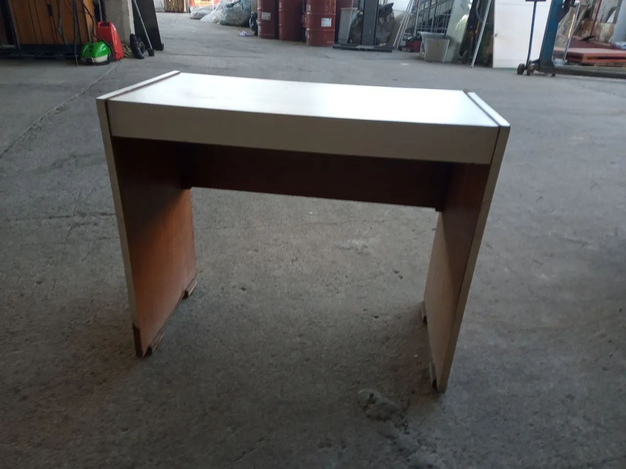 MESA PEQUENA EM MDF