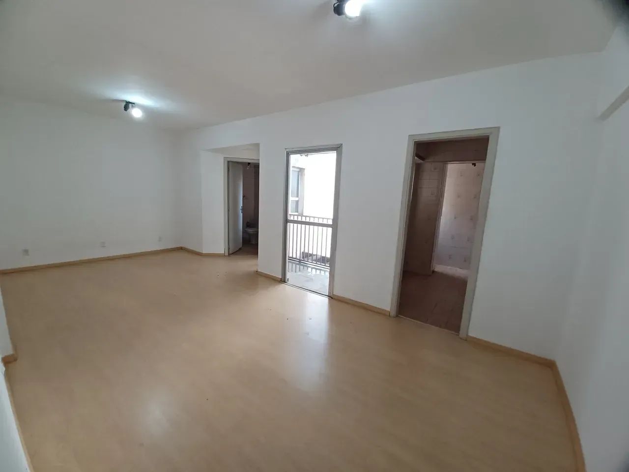 Alugo Kitnetão com garagem-Centro - Campinas - SP - Foto 4