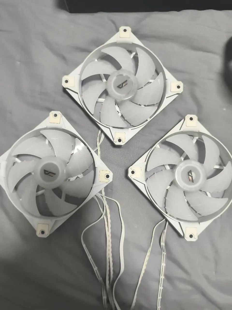 3 Fans Dark Flash brancas 