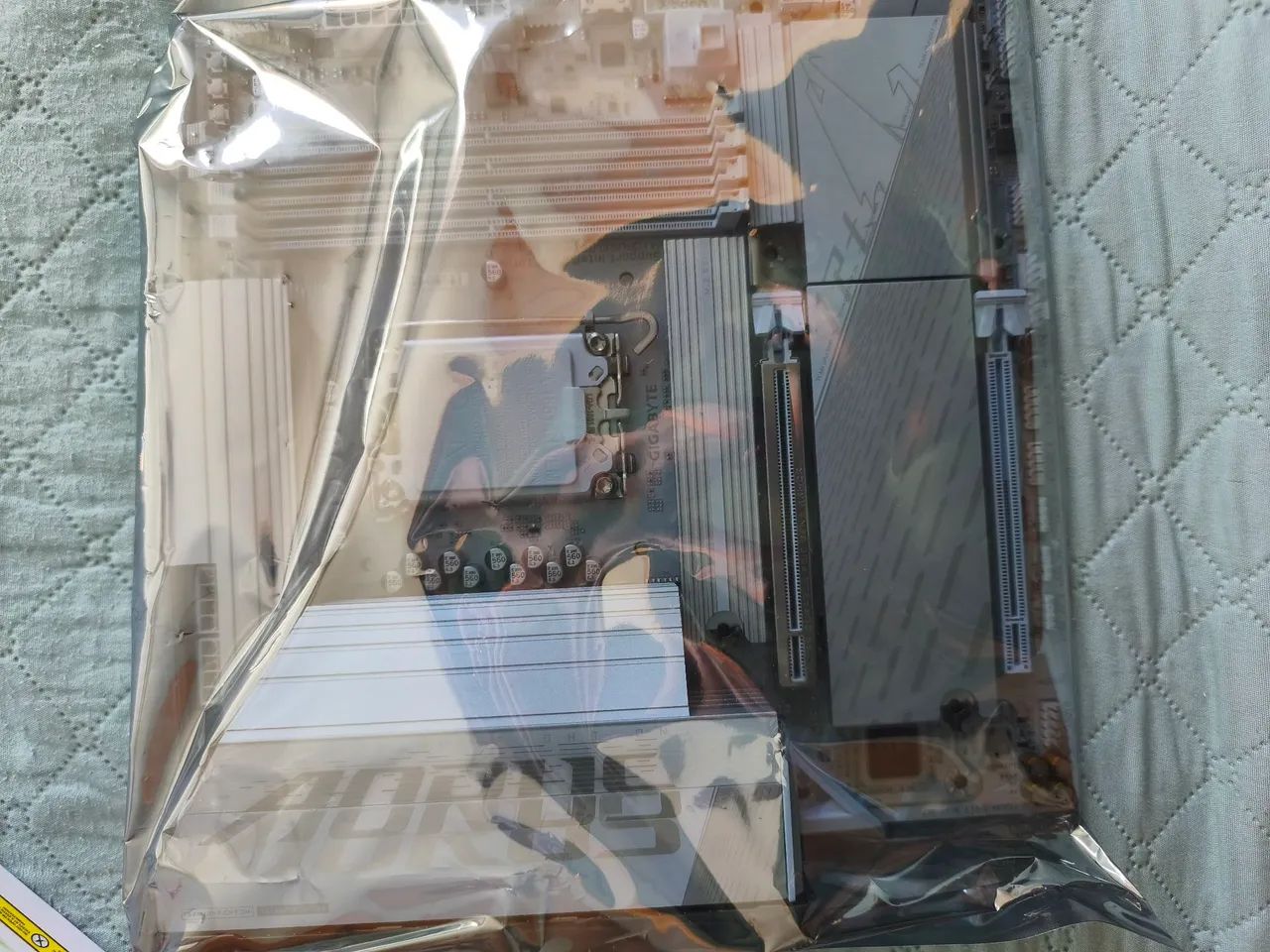 Placa mãe Aorus B860 elite wi-fi Ice - Foto 3