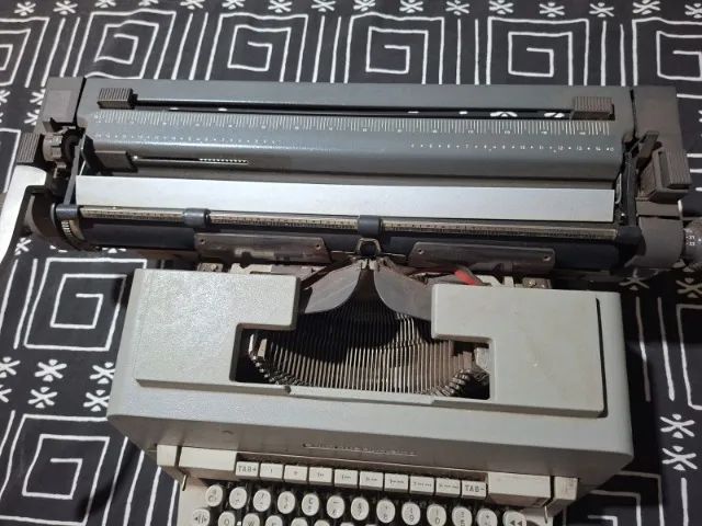 Máquina de escrever Olivetti Linea Vintage Antiquario  - Foto 4