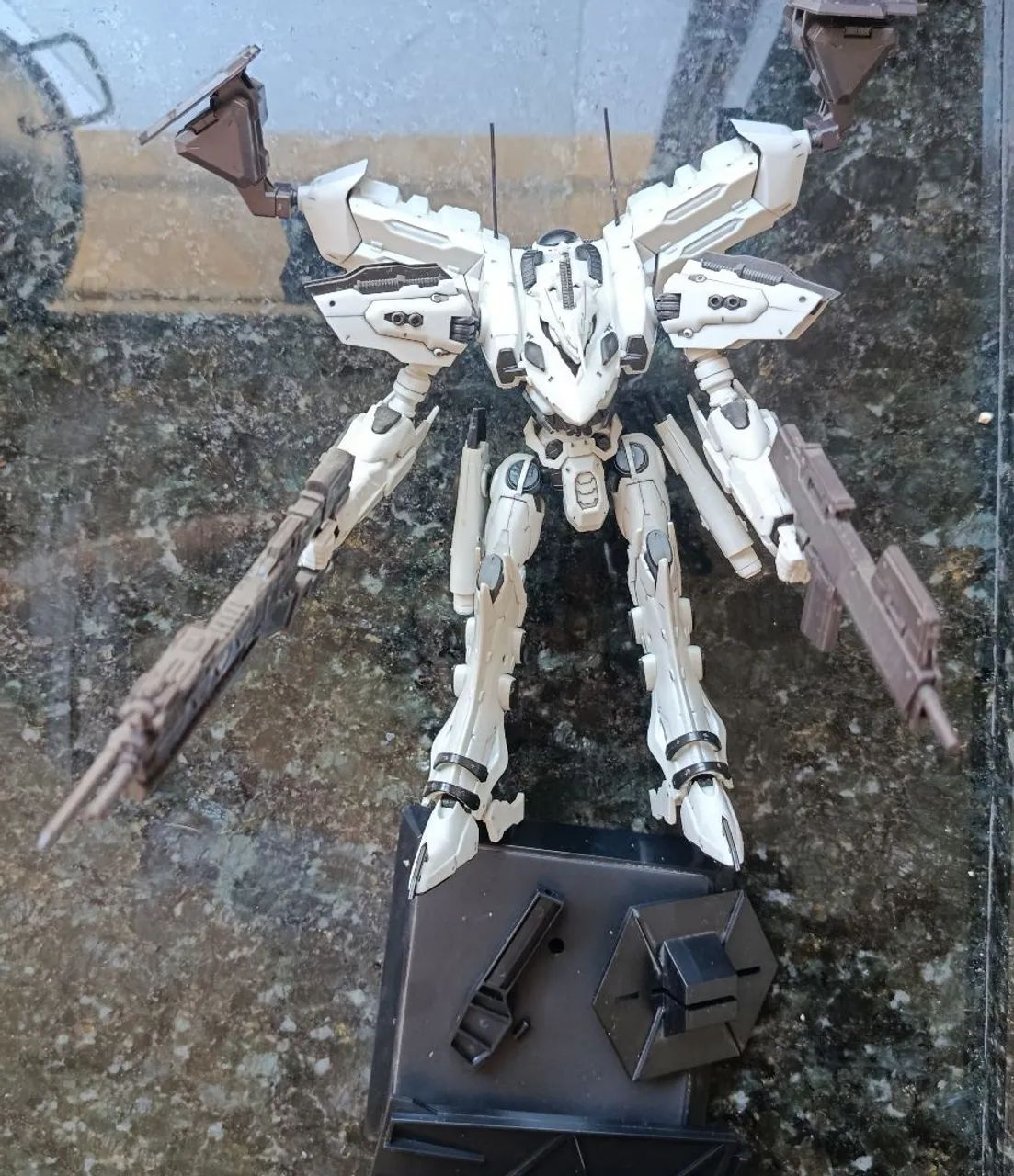Lineark White Glint 1/72 NX04 Montado. Manual, Caixa e Runners Ok