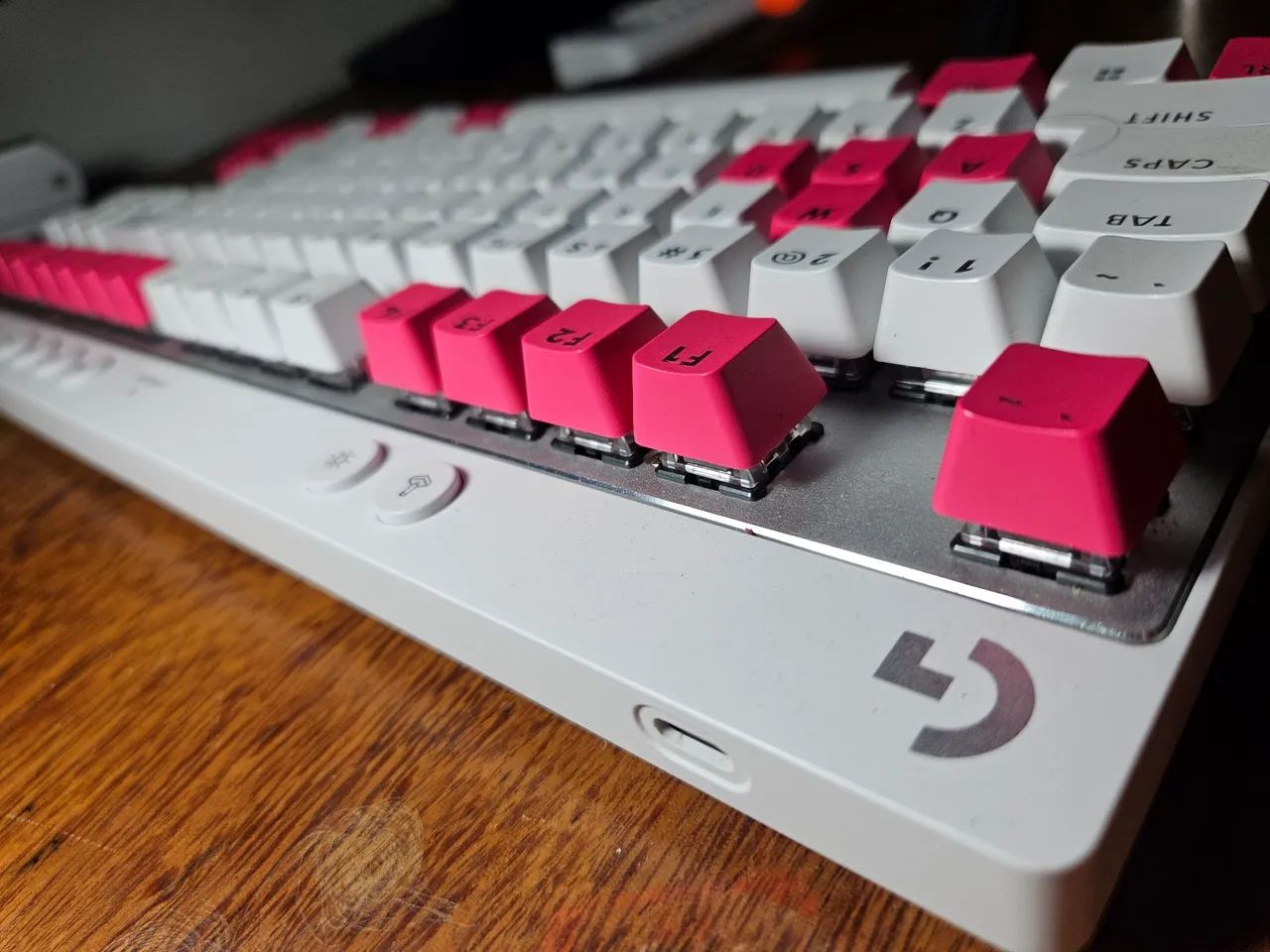 Teclado LOGITECH TKL PRO X RAPID (magnetico) branco