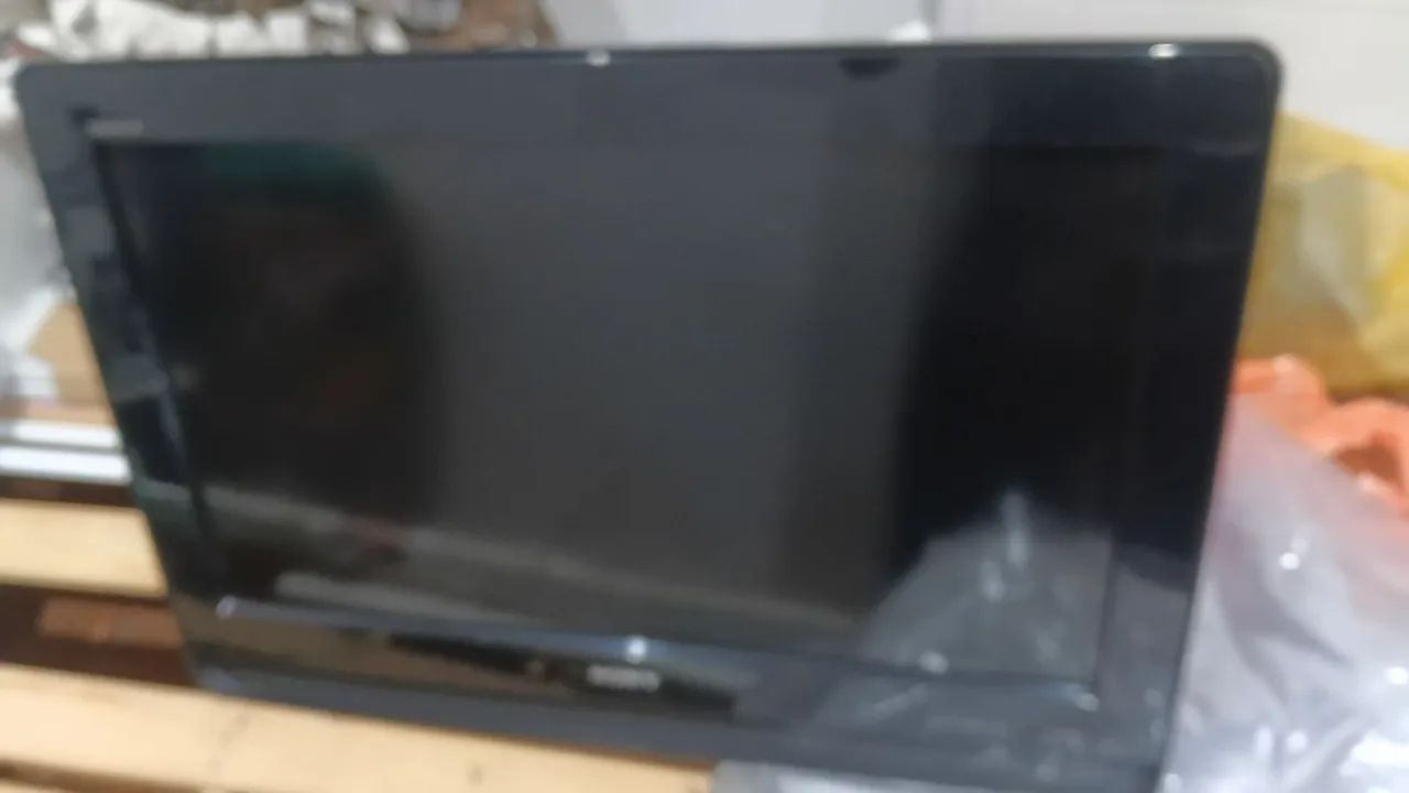Vende-se uma tv monitor de 29 polegadas da Sony com suporte  regulável  - Foto 2
