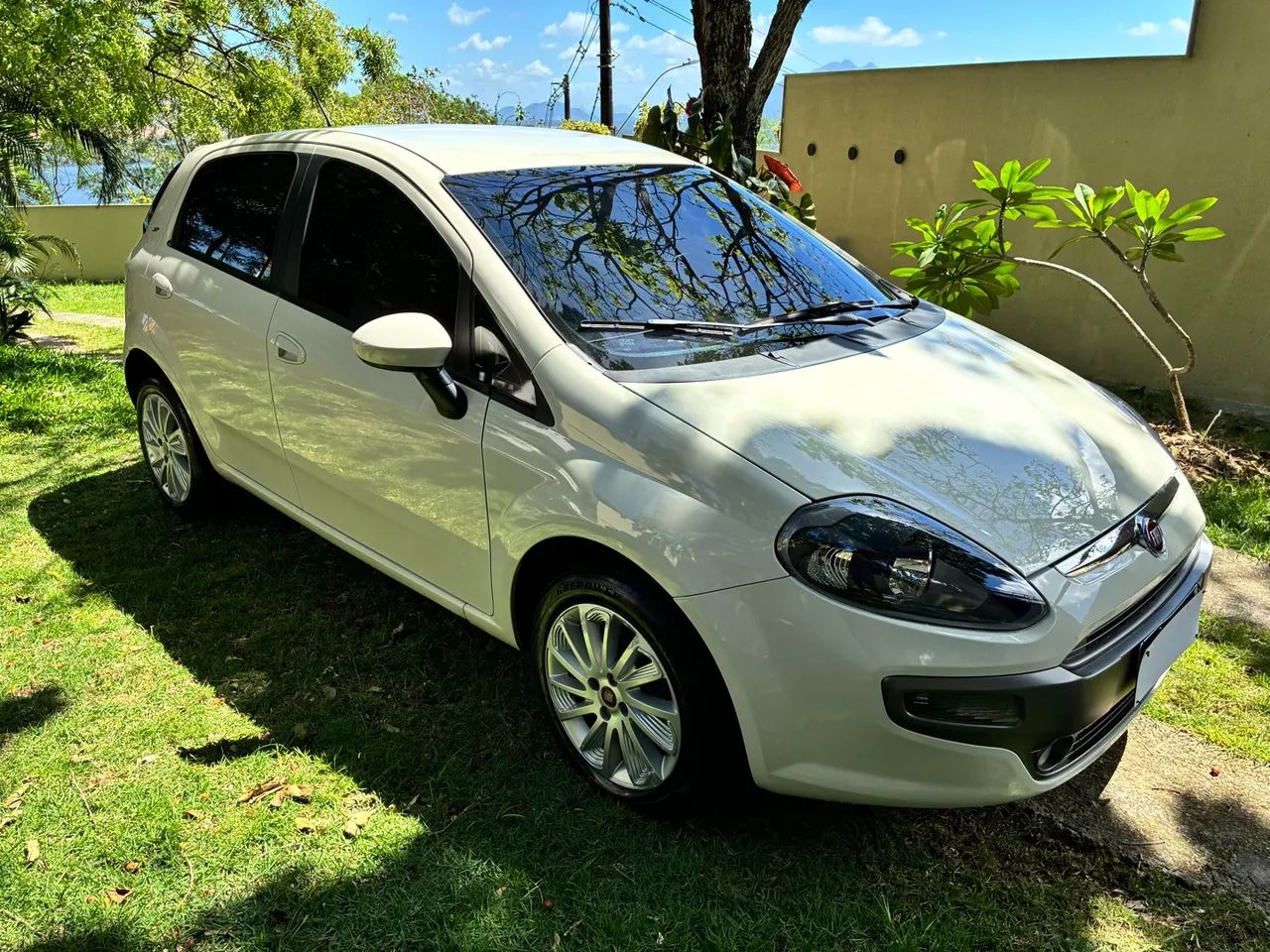 Fiat Punto ESSENCE 1.6 FLEX 16V 5P 2016