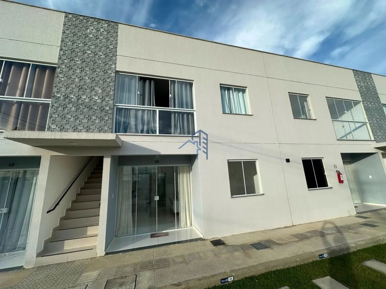 APARTAMENTO COM 2/4 SENDO UMA SUÍTE - Foto 2