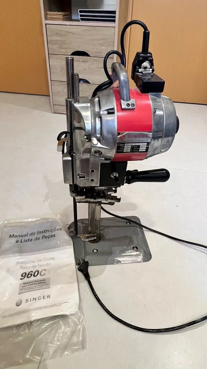 Máquina de corte reto de tecido Singer 960C - Foto 3
