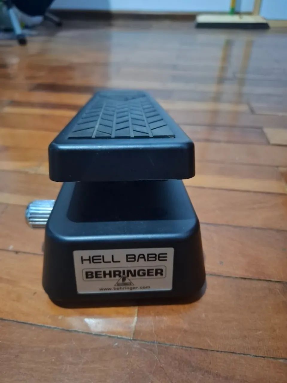 Behringer Hell Babe Wah