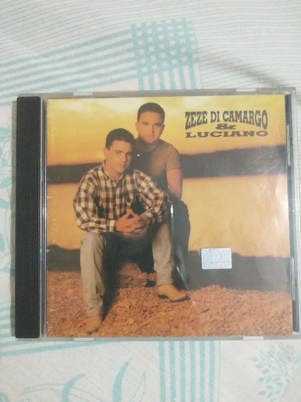 Vendo cd do Zezé original.