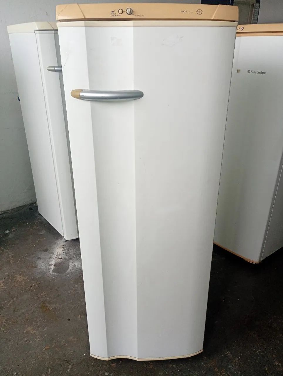 Geladeira Eletrolux gelo seco 110 vts  - Foto 3