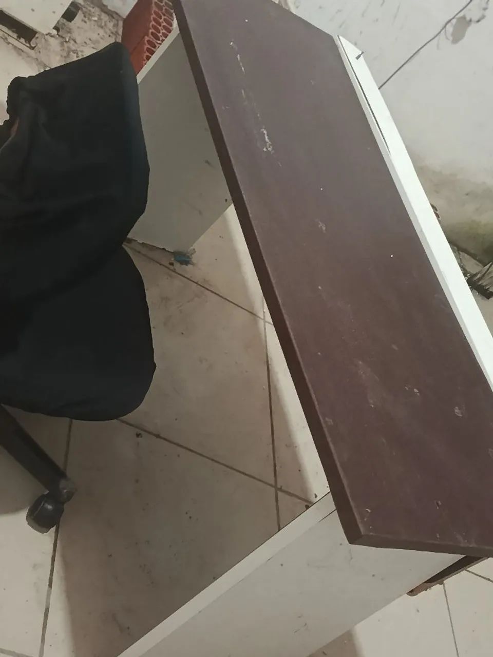 Balcão com cadeira 