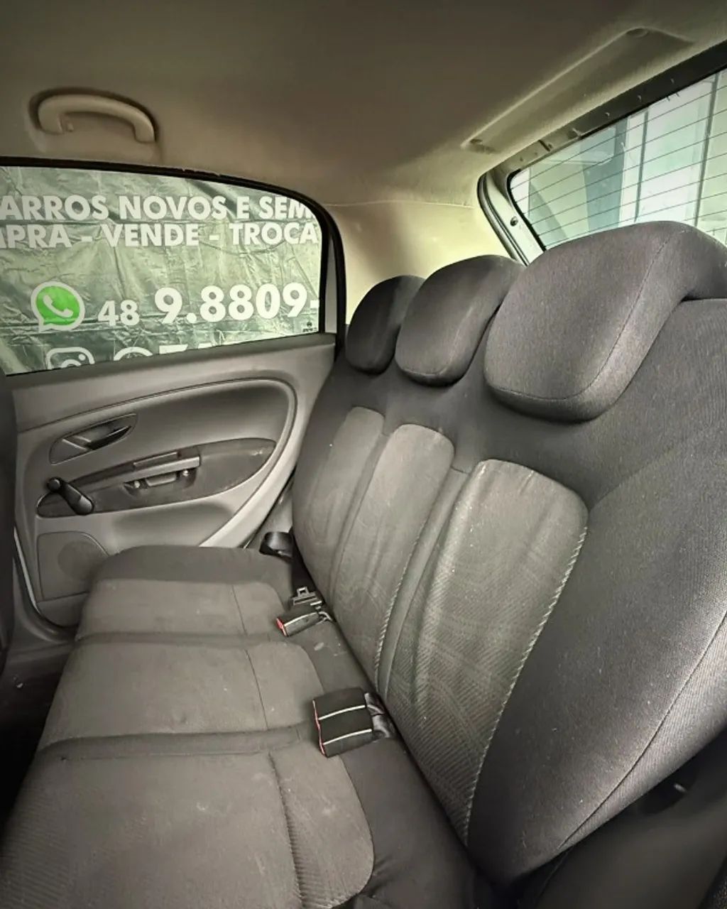 Fiat Punto Attractive 1.4 Fire Flex 8V 5P 2011 - Foto 4