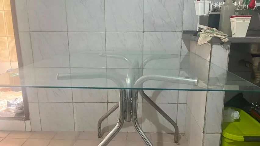 Mesa de Vidro Temperado 4 Lugares com Base em Metal - Foto 5