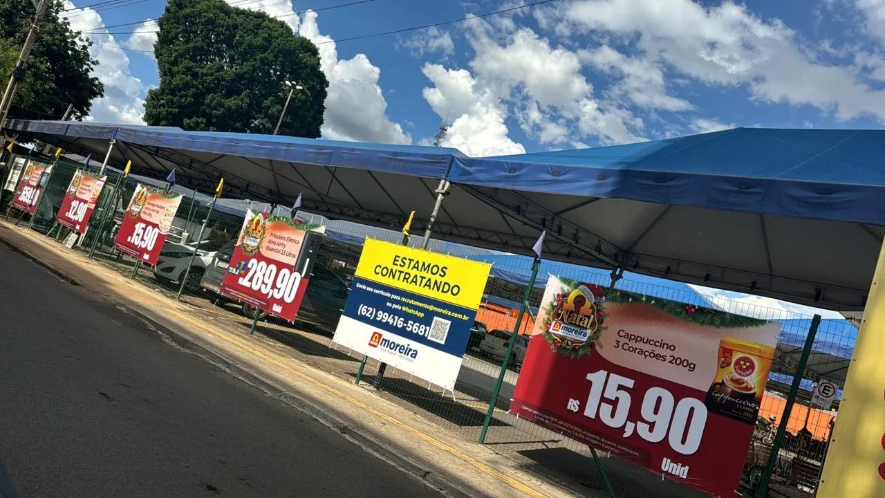 Comunicação Visual e Fachada de Loja em Lona - Impressão Digital - Foto 4