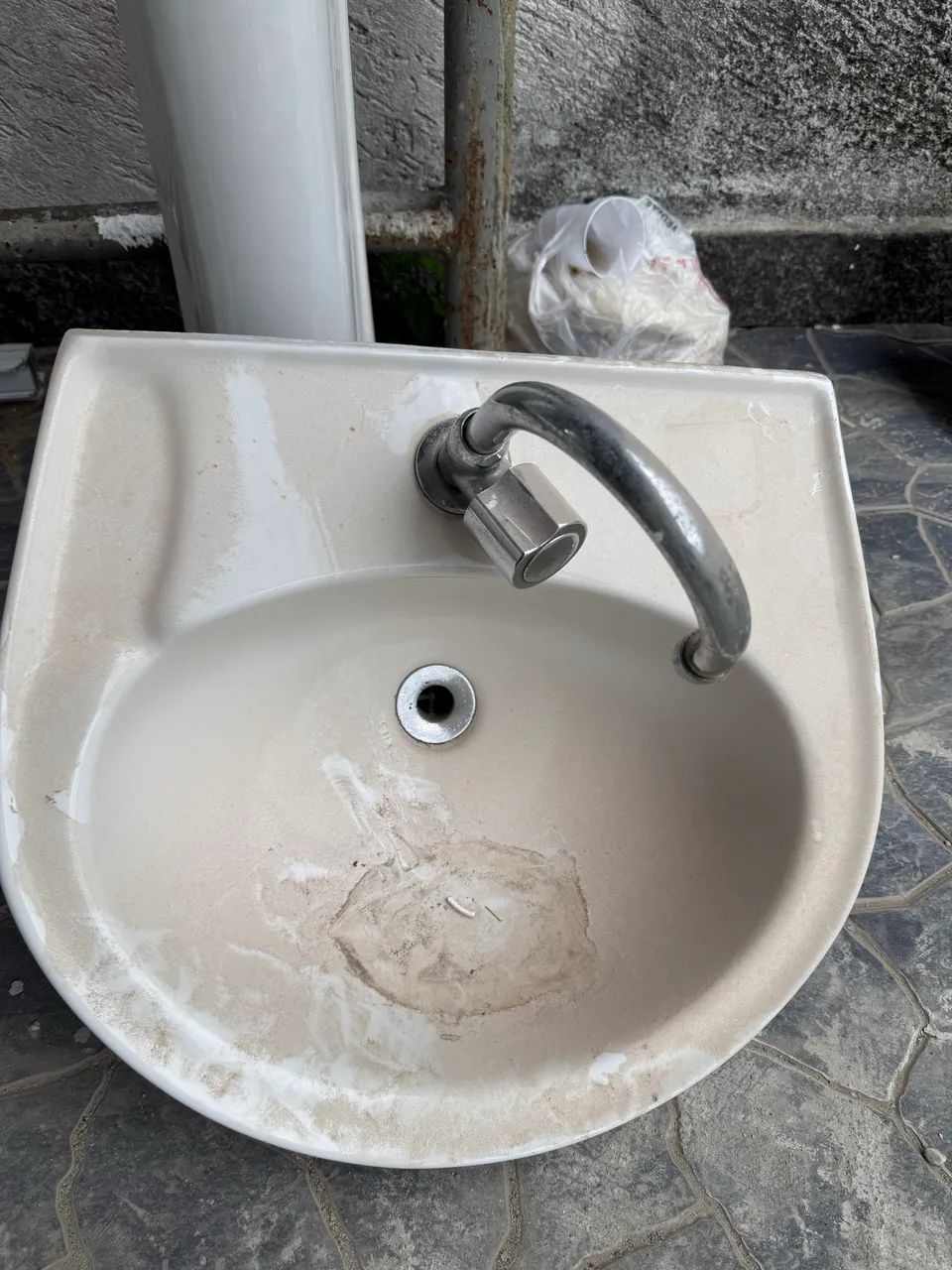 Bathroom sink