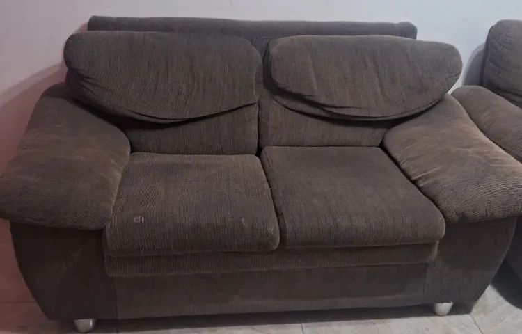 Vendo jogo de sofá 2 e 3 lugares - Foto 2