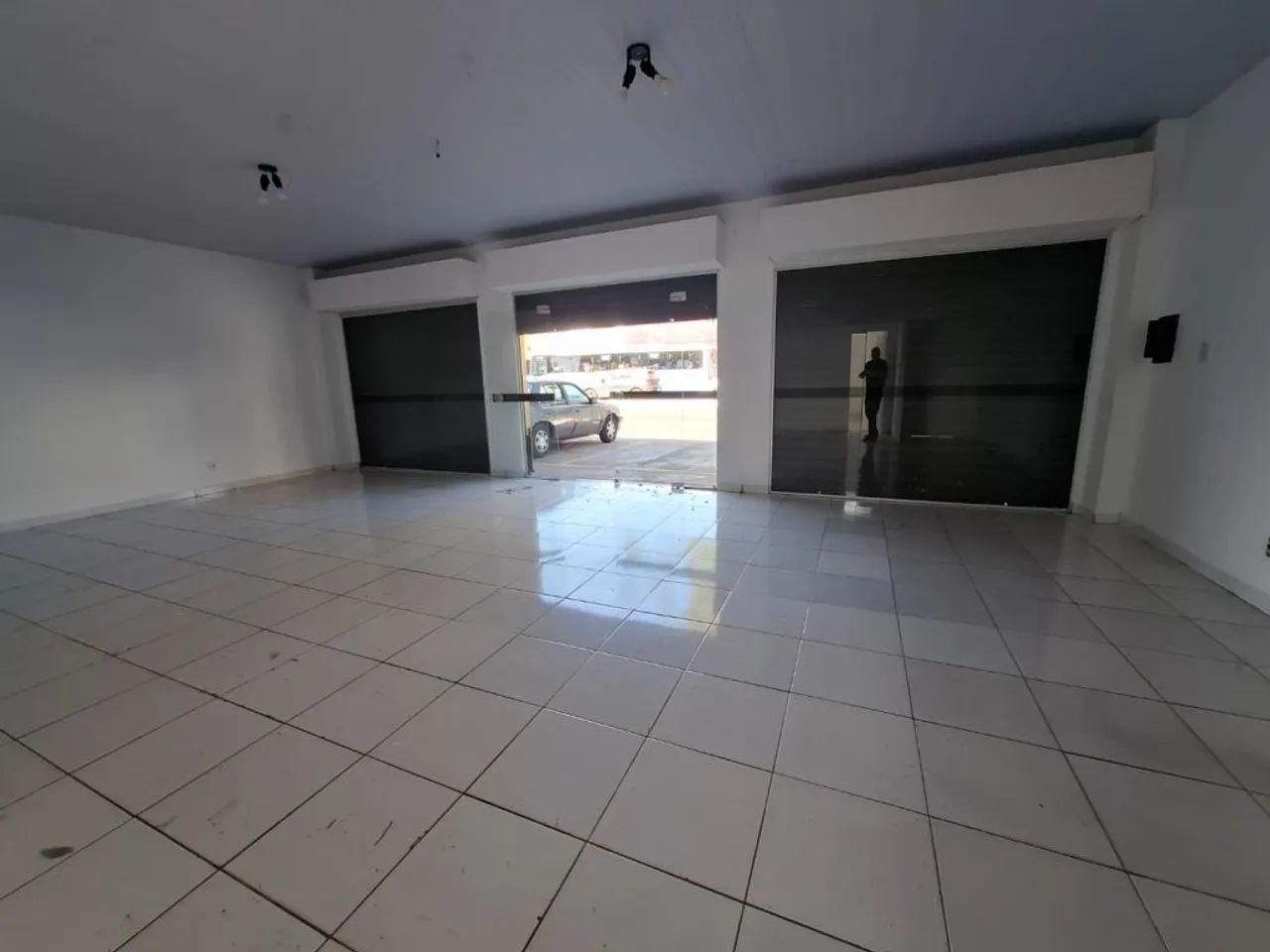 GALPÃO COMERCIAL DE 200 M² NA AV. T-9 - Foto 2